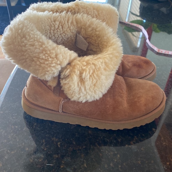 UGG boots Sz 9 - Picture 2 of 6